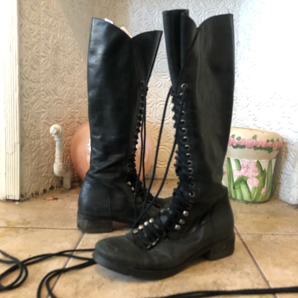 🕷Knee high leather combat boots🕷